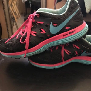 Nike Dual Fusion Running Shoes